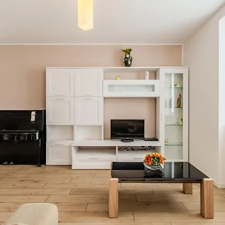 Апартаменты Il Melo-1 By Interhome